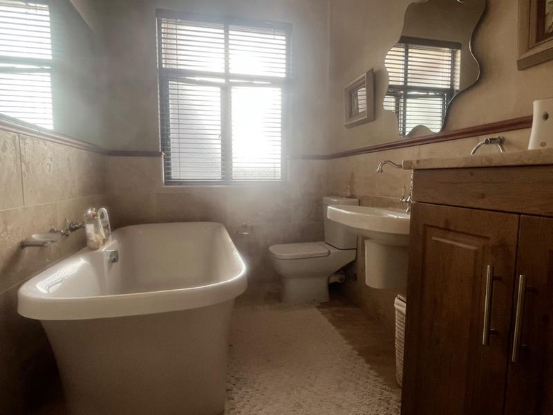 3 Bedroom Property for Sale in Linkside Western Cape